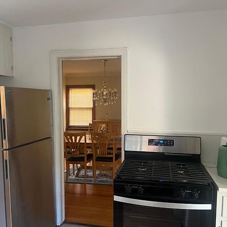 Master Bedroom In Home Away From Home デトロイト エクステリア 写真