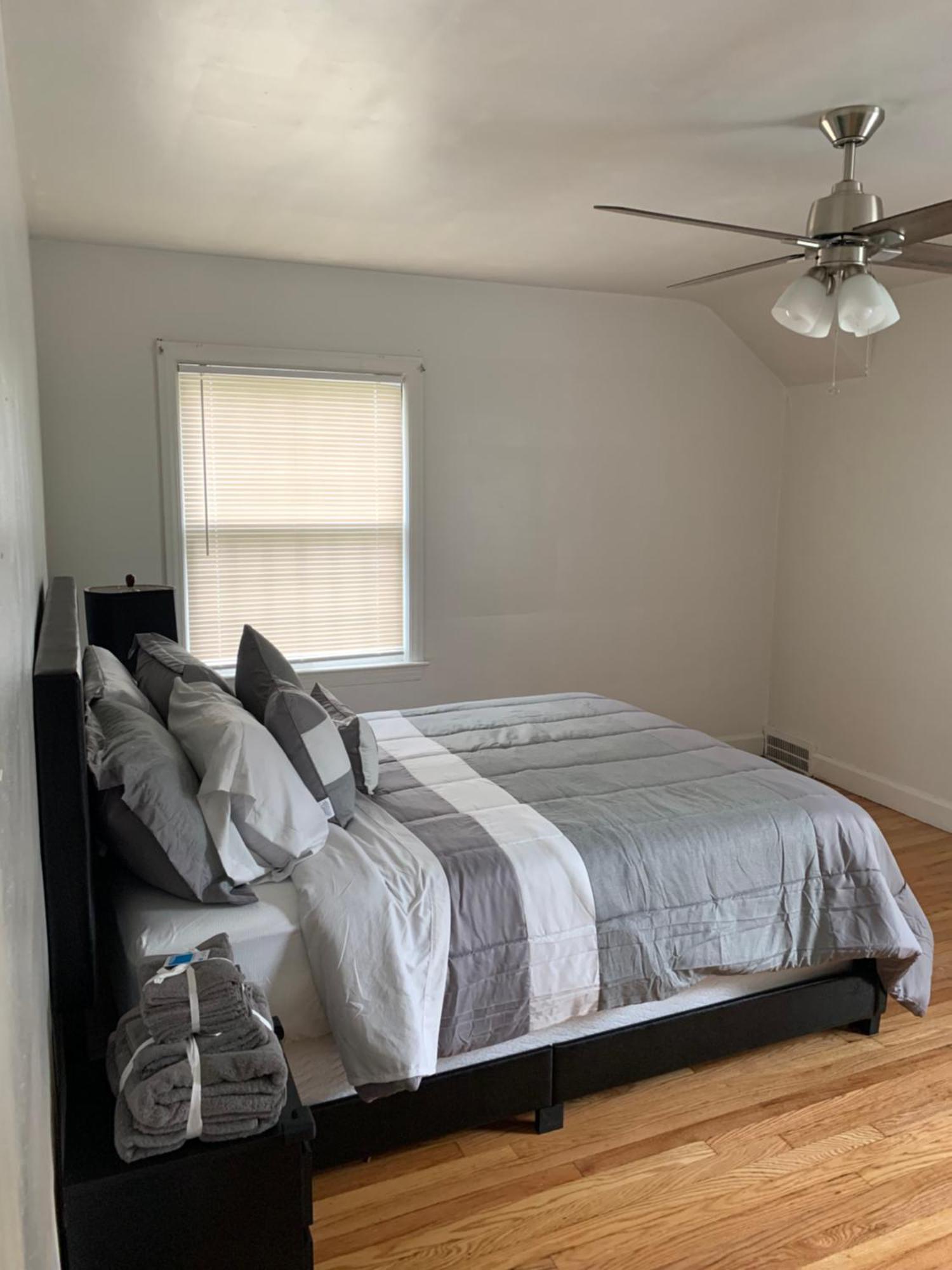 Master Bedroom In Home Away From Home デトロイト エクステリア 写真